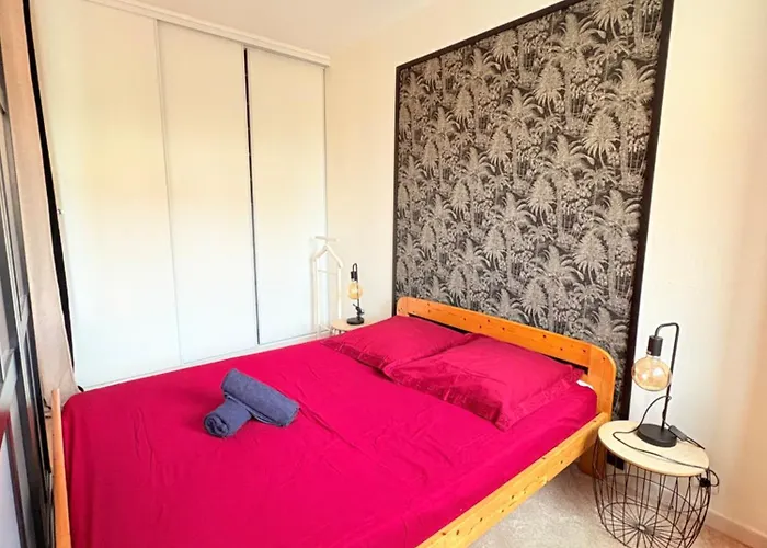 Centre Jardin Public Et Gare Du Midi Apartman