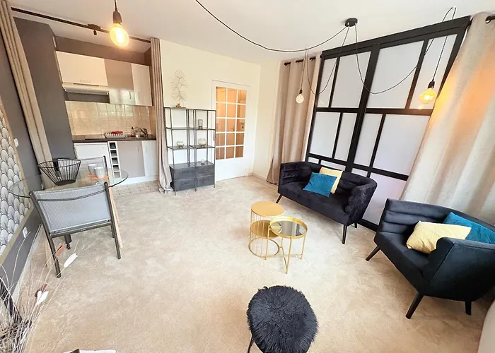 Centre Jardin Public Et Gare Du Midi Apartman *