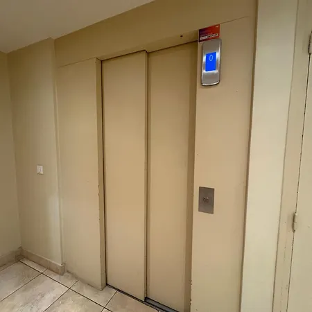 Appartement Centre Jardin Public Et Gare Du Midi